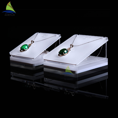 صفحه نمایش گردنبند طلا و جواهر اکریلیک